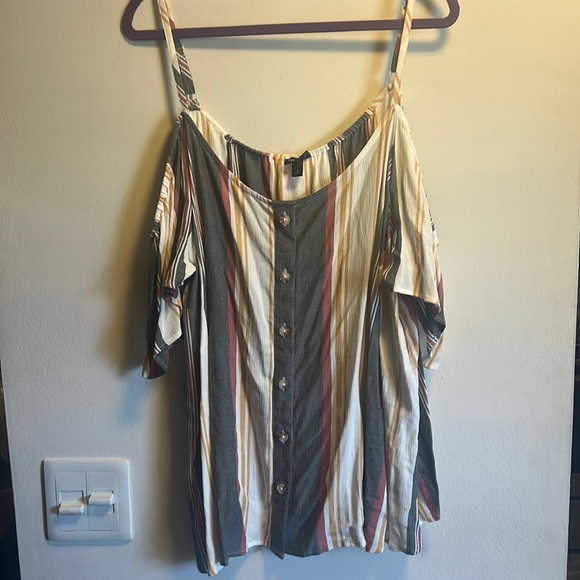 NWT torrid size 4 top - Picture 1 of 4